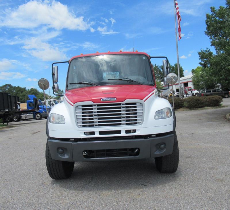 2015 Freightliner BUSINESS CLASS M2 106 - 2