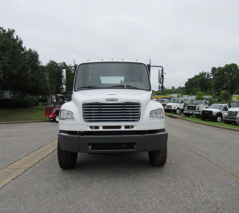 2017 Freightliner BUSINESS CLASS M2 106 - 2