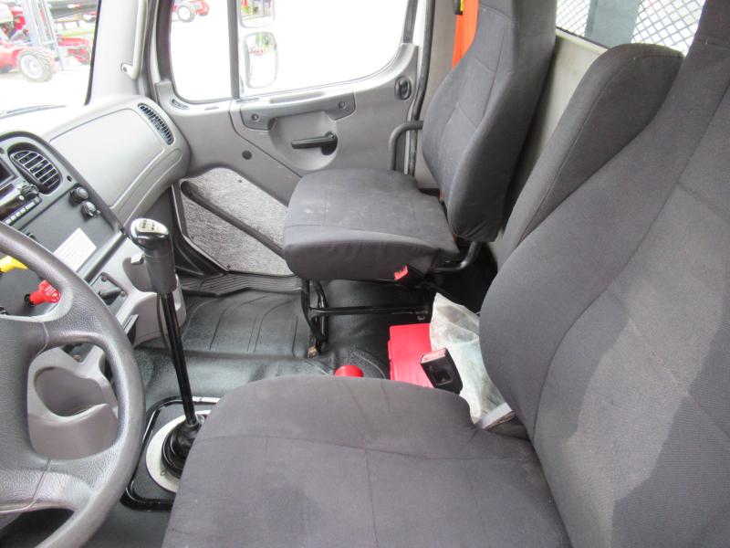 2017 Freightliner BUSINESS CLASS M2 106 - 15