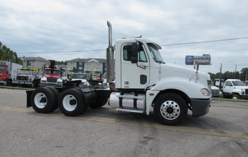 2006 Freightliner Columbia 120 - 1