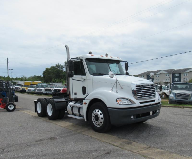 2006 Freightliner Columbia 120 - 2