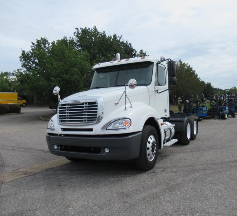 2006 Freightliner Columbia 120 - 4