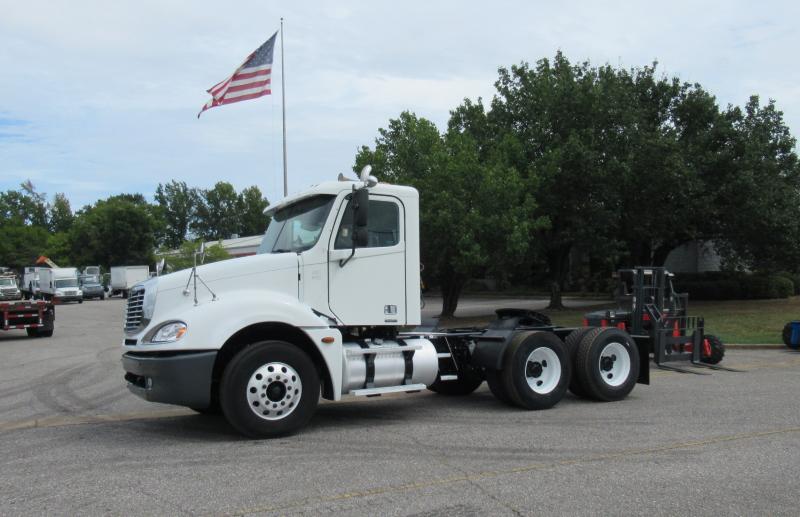 2006 Freightliner Columbia 120 - 5