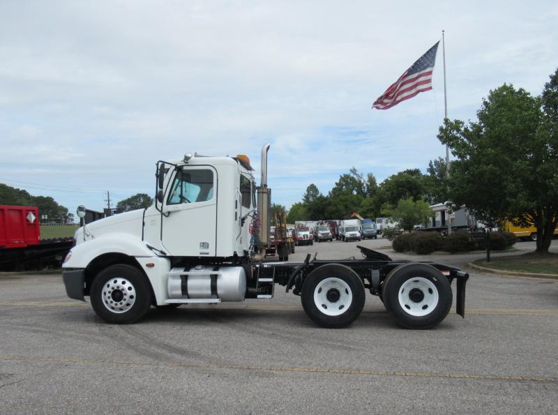 2006 Freightliner Columbia 120 - 7