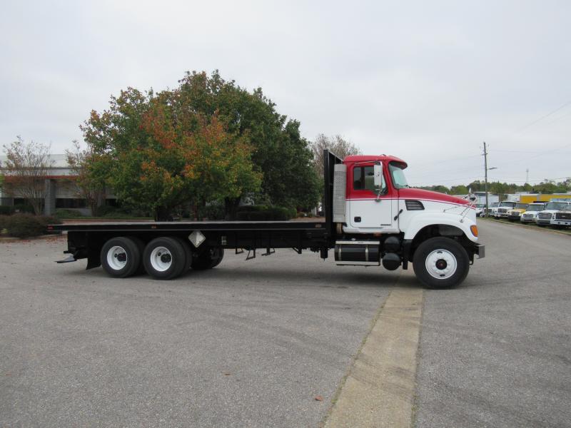 2006 Mack CV713 - 11