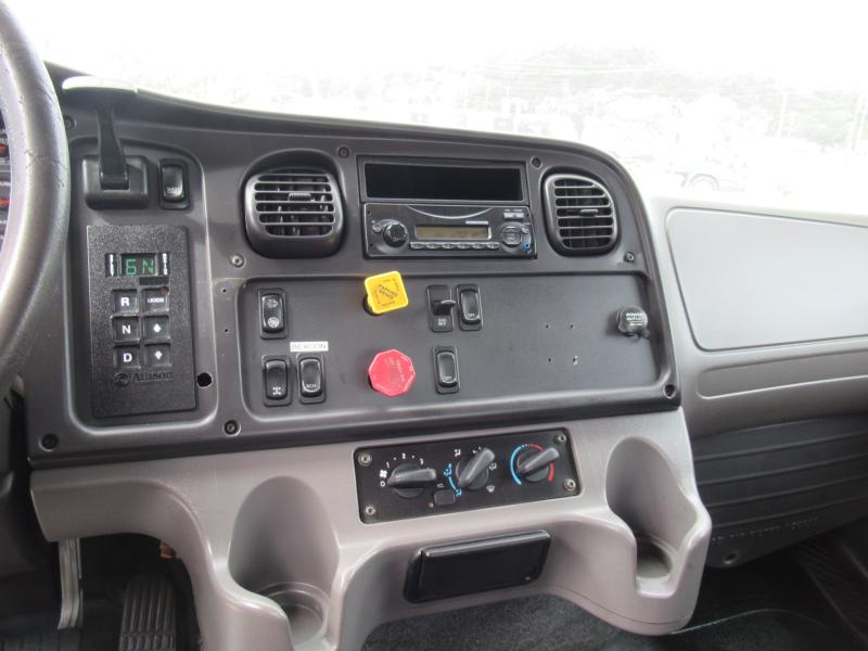 2014 Freightliner 114SD - 11