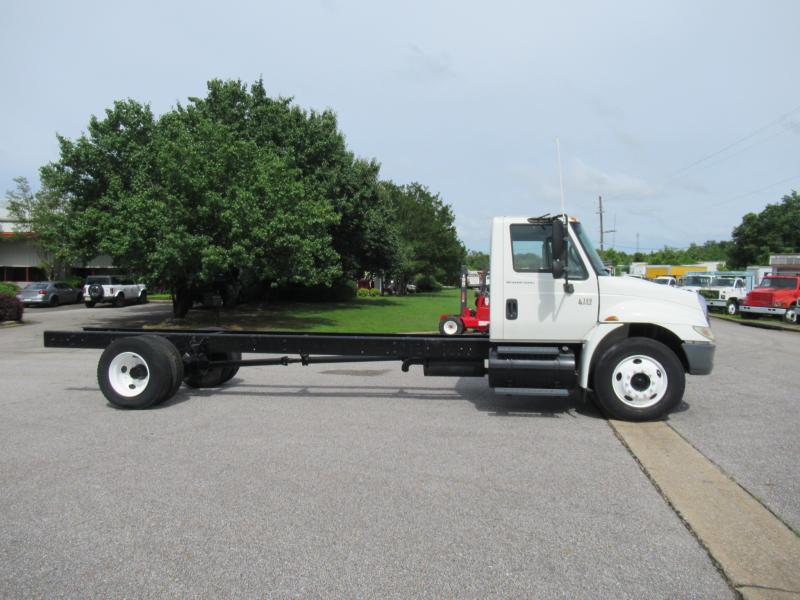 2004 International 4300 SBA - 3