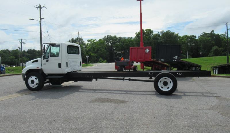 2004 International 4300 SBA - 8