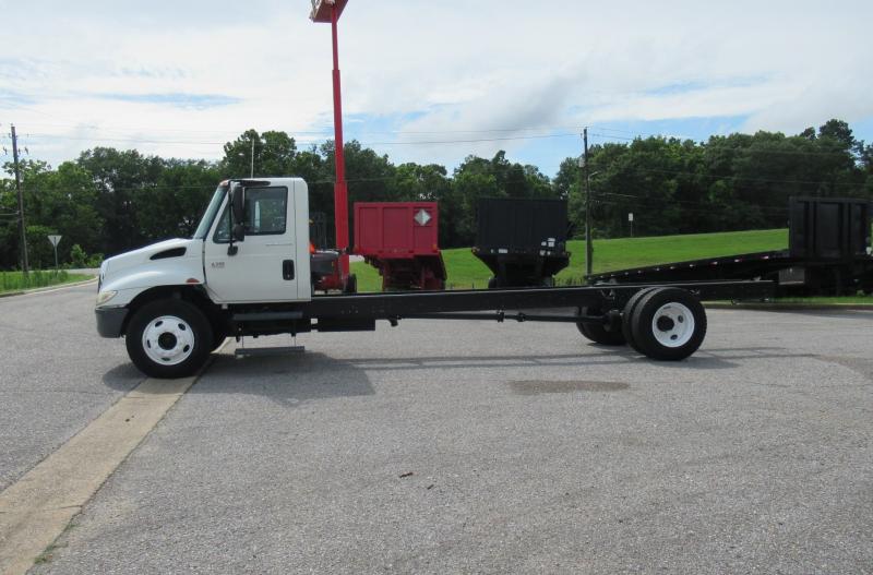 2004 International 4300 SBA - 9