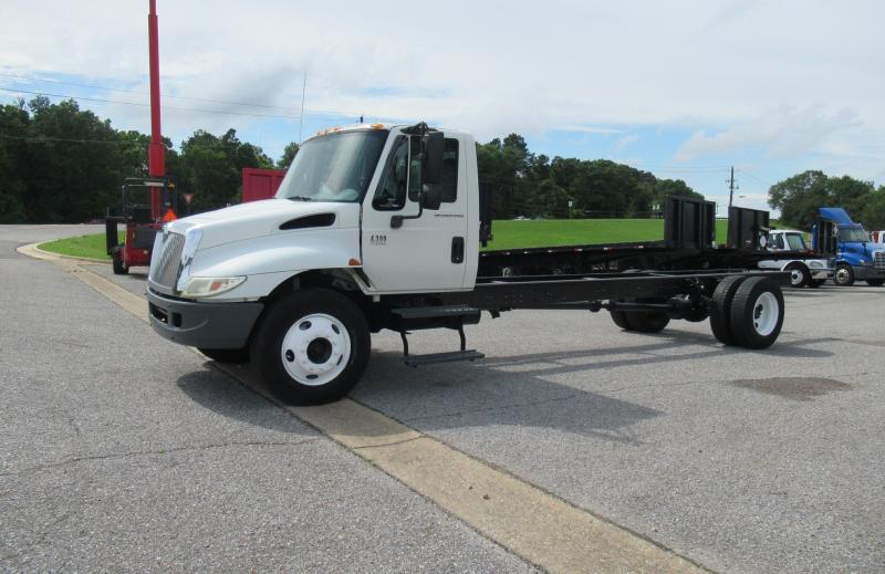 2004 International 4300 SBA - 10
