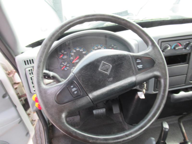 2004 International 4300 SBA - 16