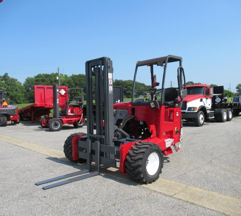 2011 Moffett M55 - 2