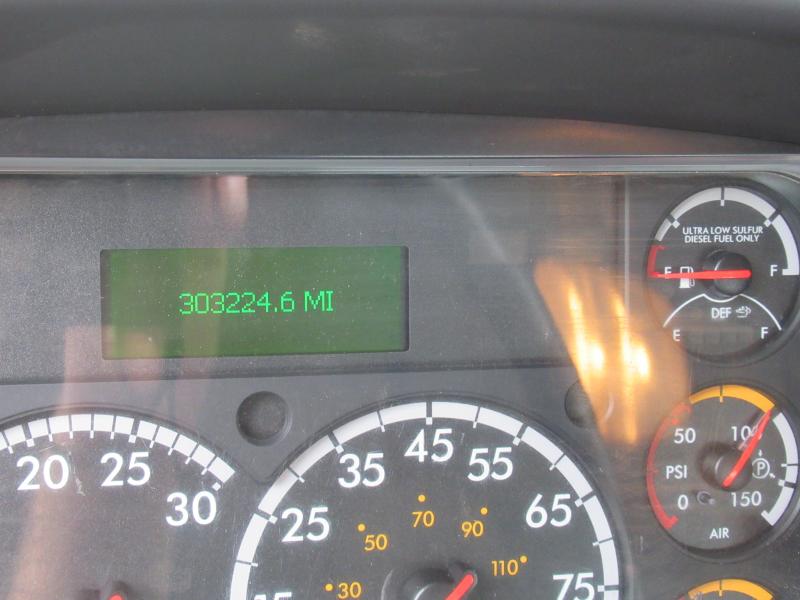 2016 Freightliner BUSINESS CLASS M2 106 - 11