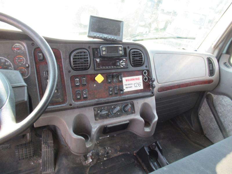 2017 Freightliner BUSINESS CLASS M2 106 - 10