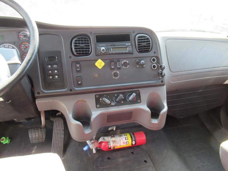 2017 Freightliner BUSINESS CLASS M2 106 - 10