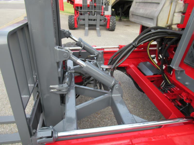 2001 Moffett M5500 - 11