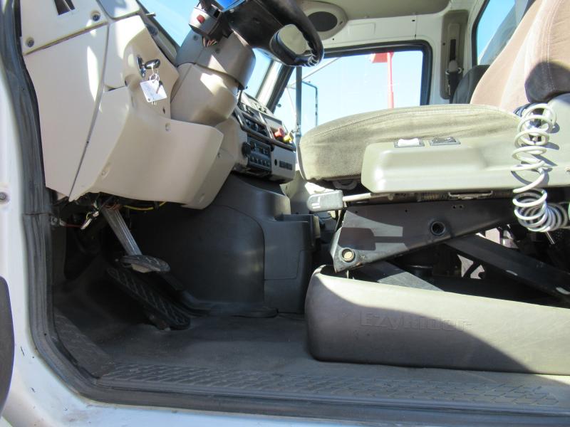 2003 Sterling LT9513 - 12