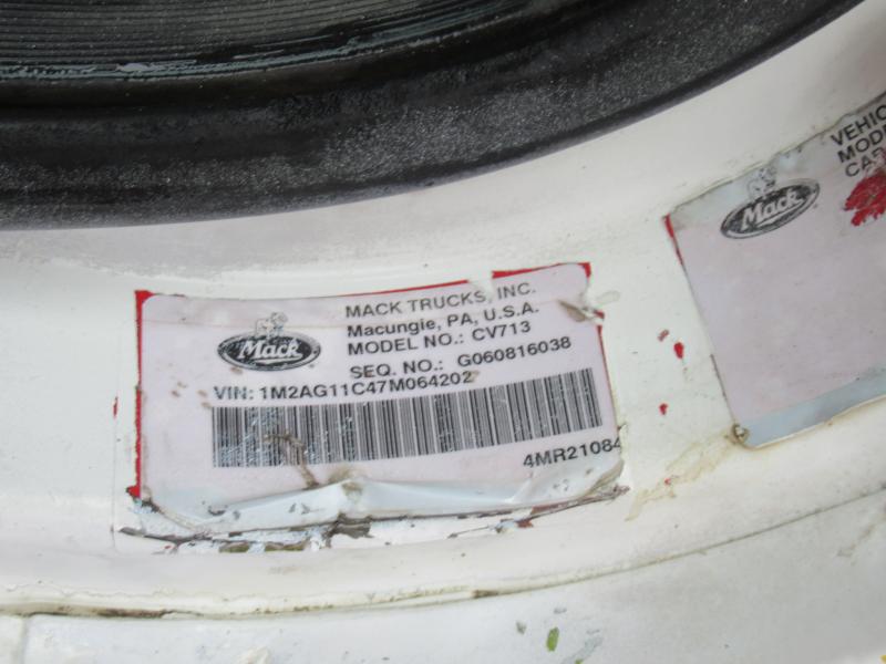 2007 Mack CV713 - 14