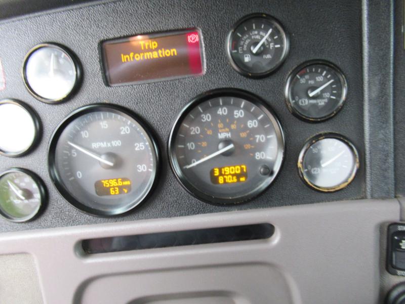 2014 Peterbilt 365 - 12