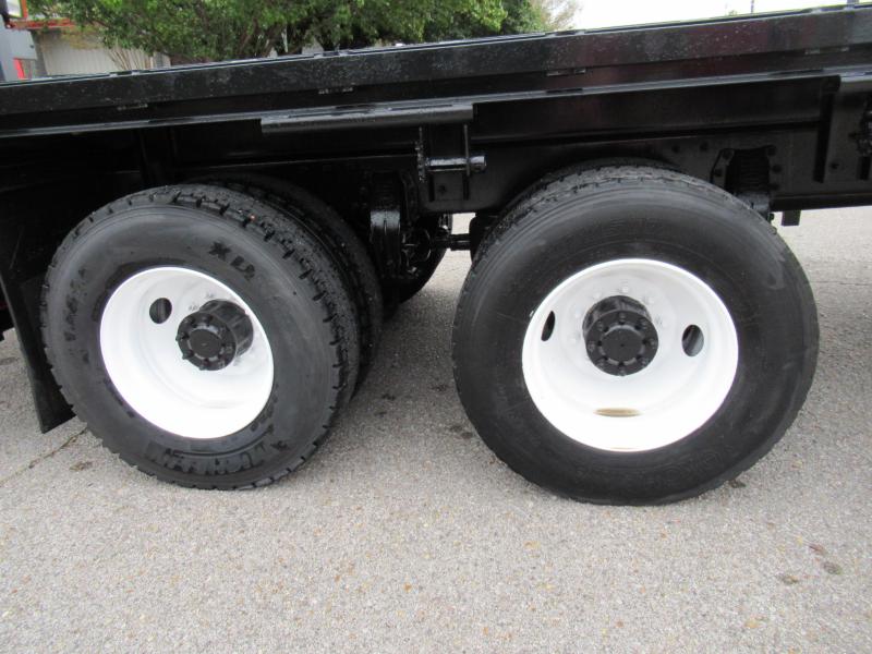 2014 Peterbilt 365 - 17