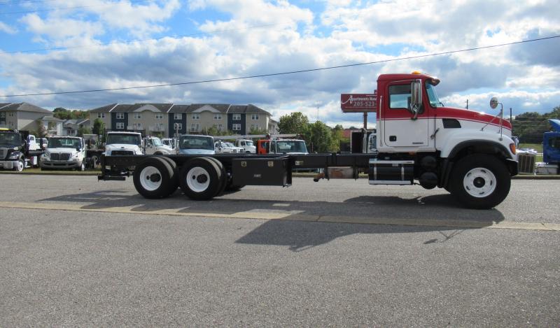 2007 Mack CV713 - 8