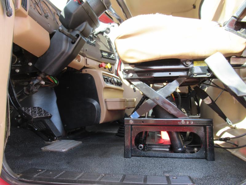 2007 Mack CV713 - 12