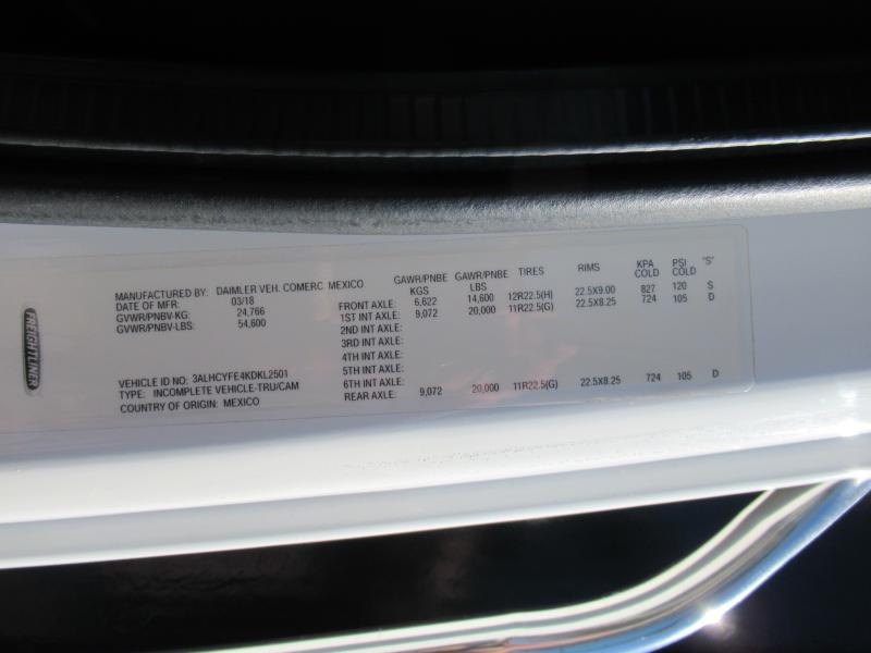 2019 Freightliner BUSINESS CLASS M2 106 - 18