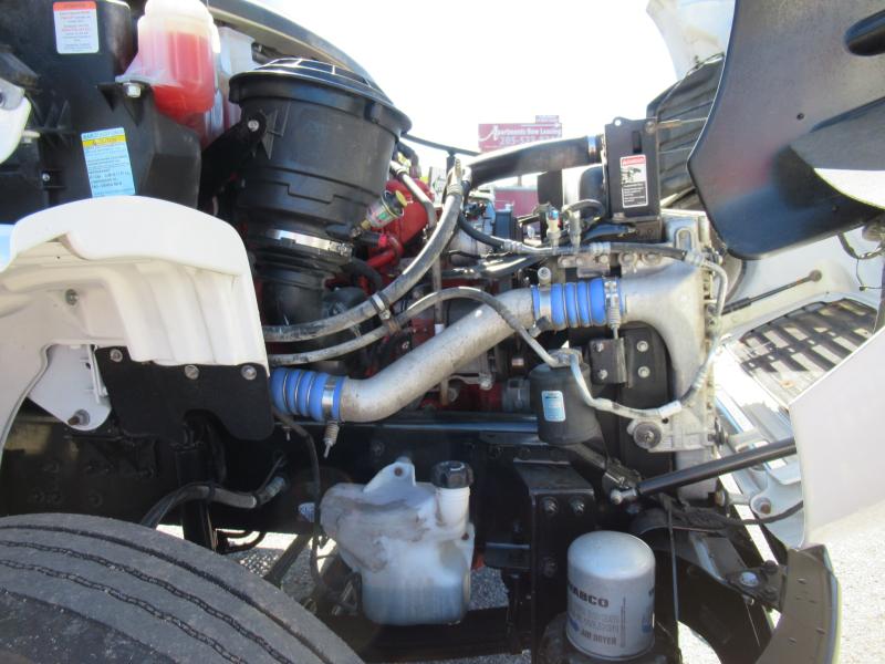 2019 Freightliner BUSINESS CLASS M2 106 - 24