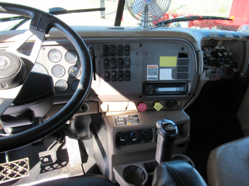 2005 Mack CV713 - 9