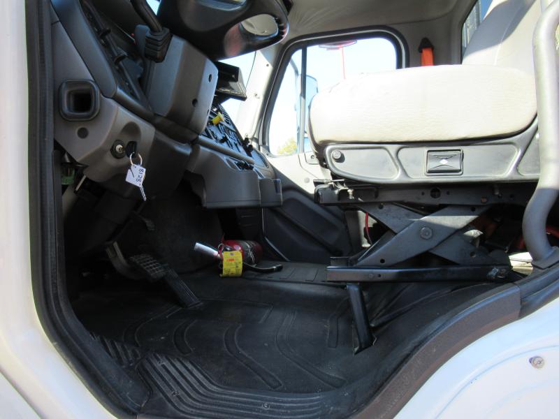 2018 Freightliner BUSINESS CLASS M2 106 - 9