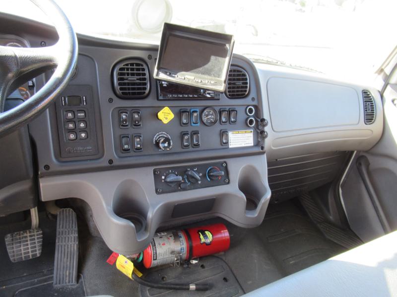 2018 Freightliner BUSINESS CLASS M2 106 - 11