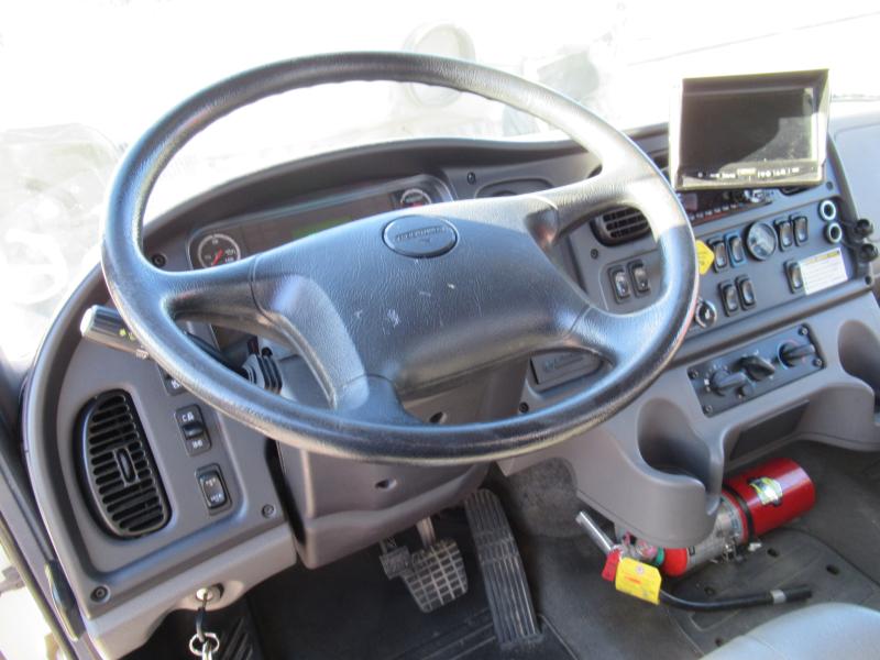 2018 Freightliner BUSINESS CLASS M2 106 - 12