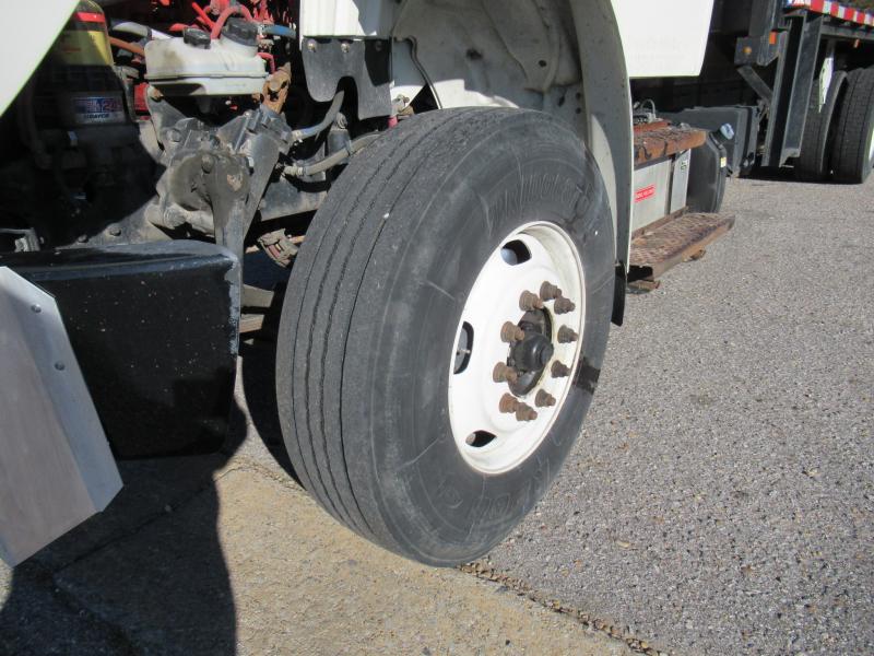 2018 Freightliner BUSINESS CLASS M2 106 - 16