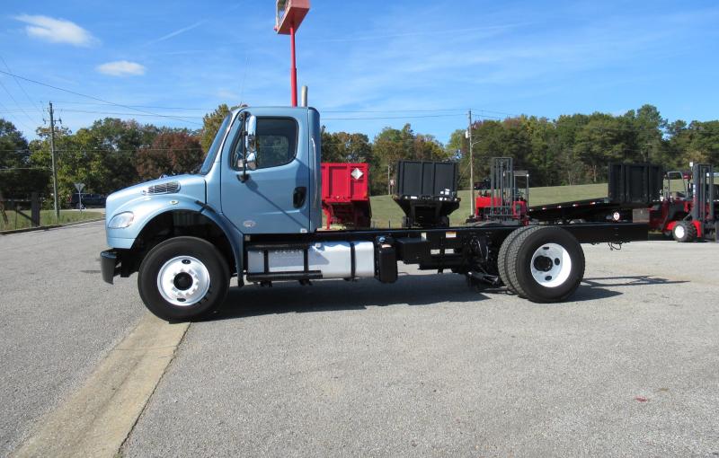 2015 Freightliner BUSINESS CLASS M2 106 - 2