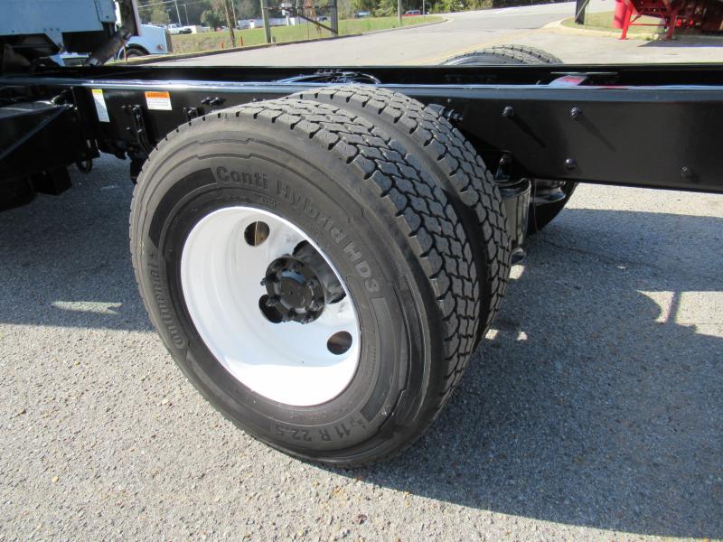 2015 Freightliner BUSINESS CLASS M2 106 - 15