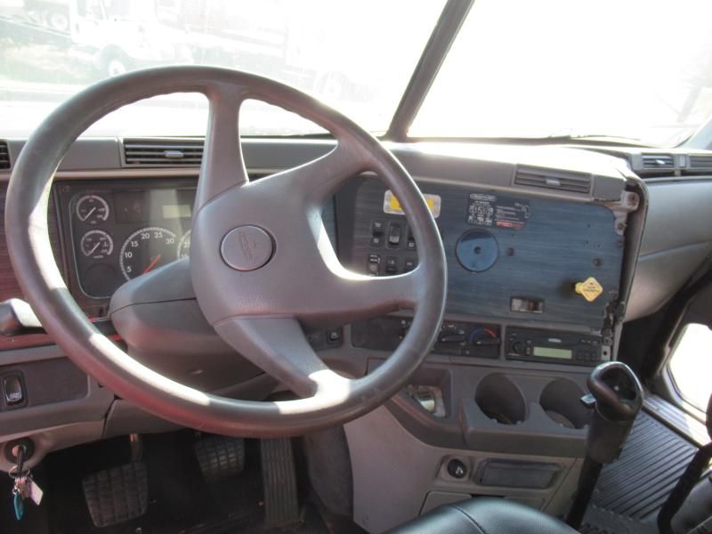2005 Freightliner COLUMBIA 112 - 12