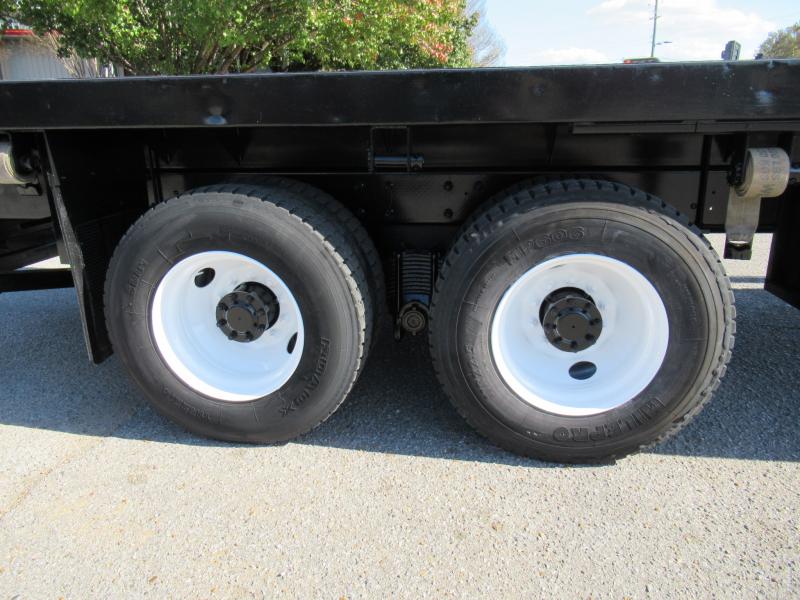 2007 Mack CV713 - 19