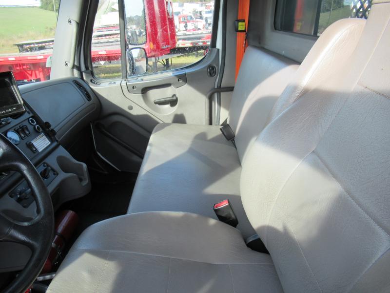 2018 Freightliner BUSINESS CLASS M2 106 - 8