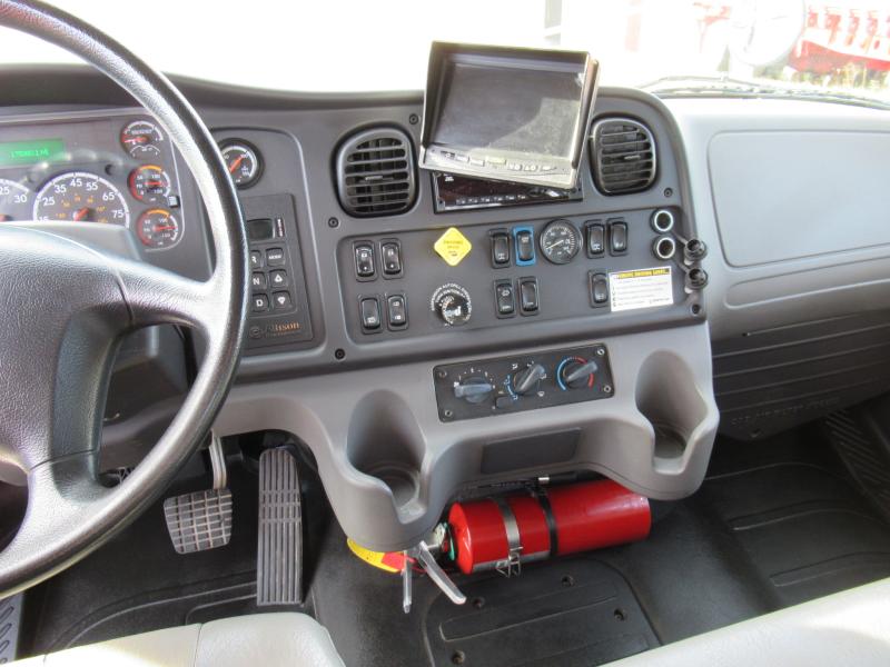 2018 Freightliner BUSINESS CLASS M2 106 - 9