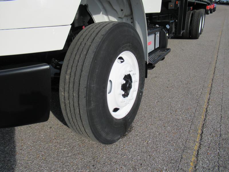 2018 Freightliner BUSINESS CLASS M2 106 - 14