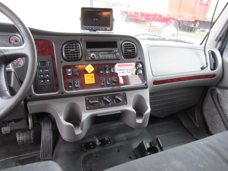 2016 Freightliner BUSINESS CLASS M2 106 - 14