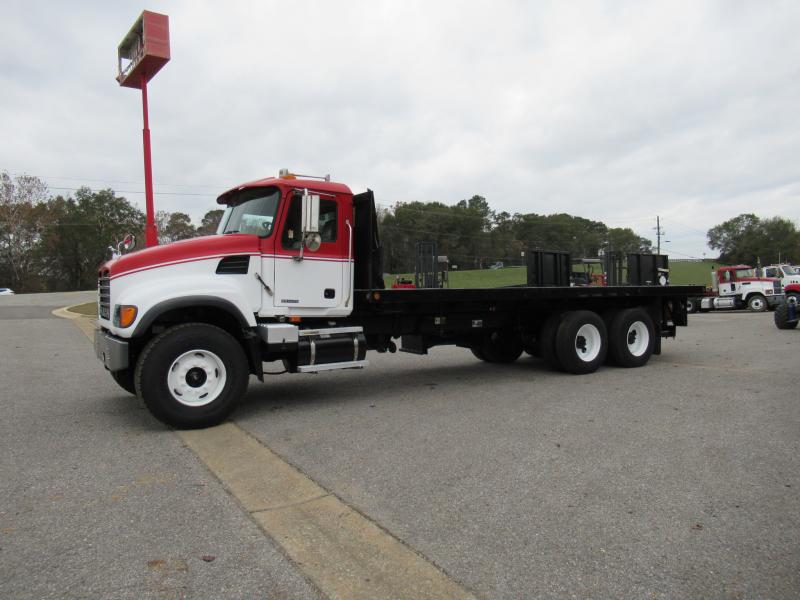 2007 Mack CV713 - 1