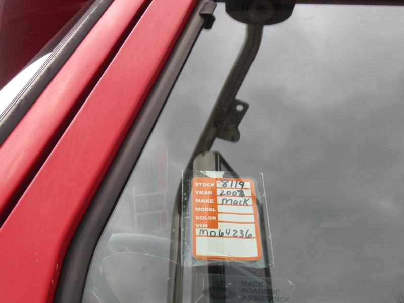 2007 Mack CV713 - 16