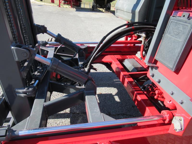 2000 Moffett M5000 - 12