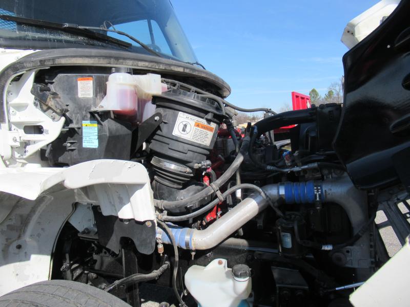 2017 Freightliner M2 106 - 19