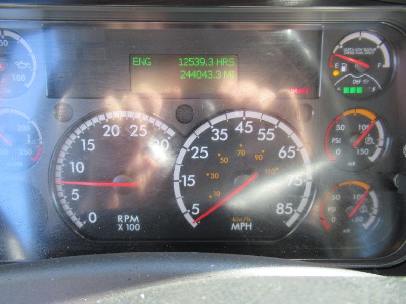 2017 Freightliner M2 106 - 10