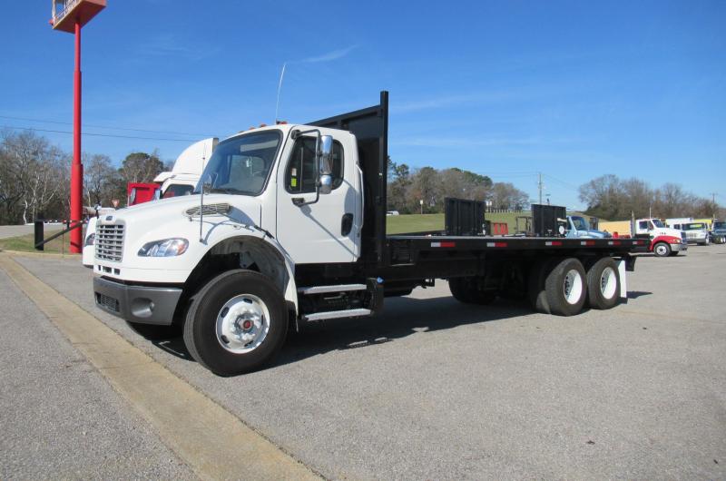 2017 Freightliner M2 106 - 1