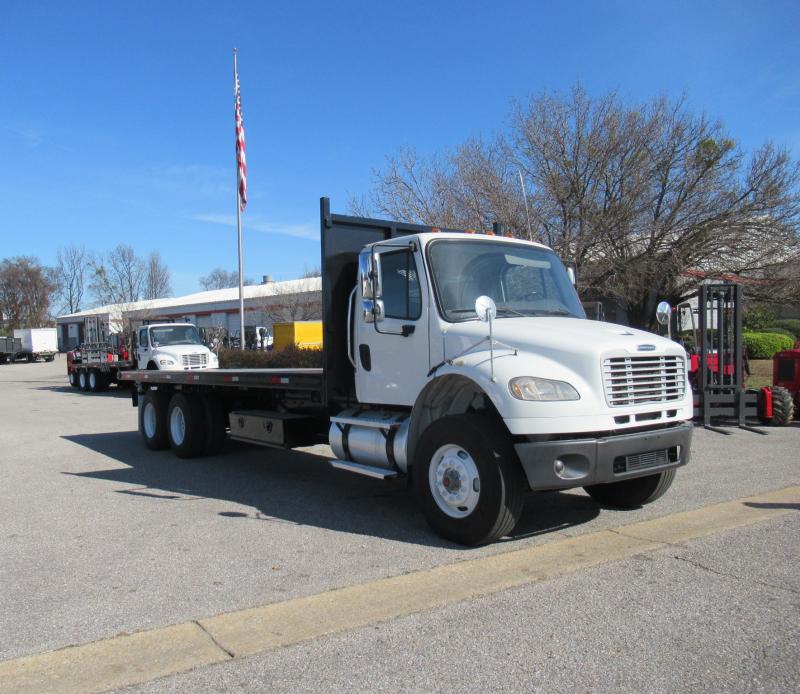 2017 Freightliner M2 106 - 3