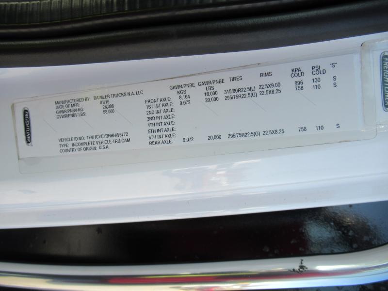 2017 Freightliner M2 106 - 22