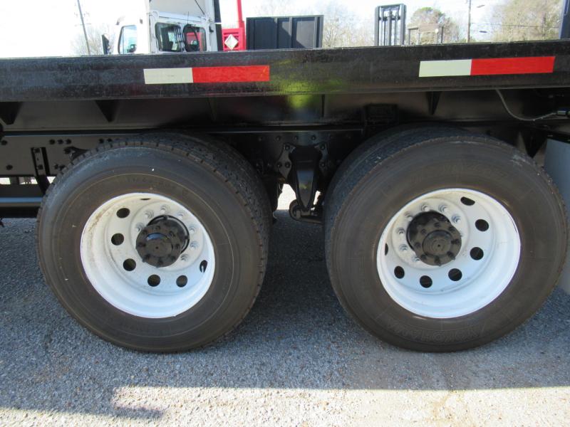 2017 Freightliner M2 106 - 14